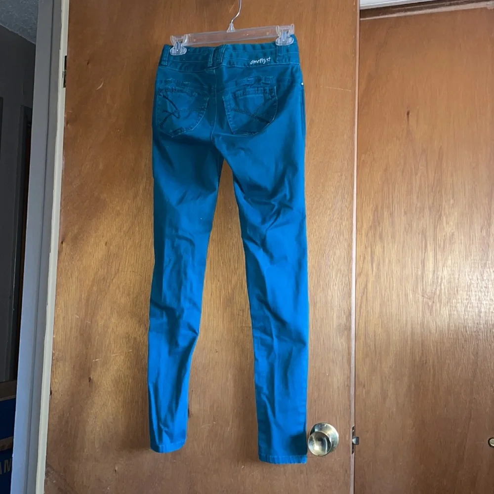 Amethyst Jean - Picture 2 of 5
